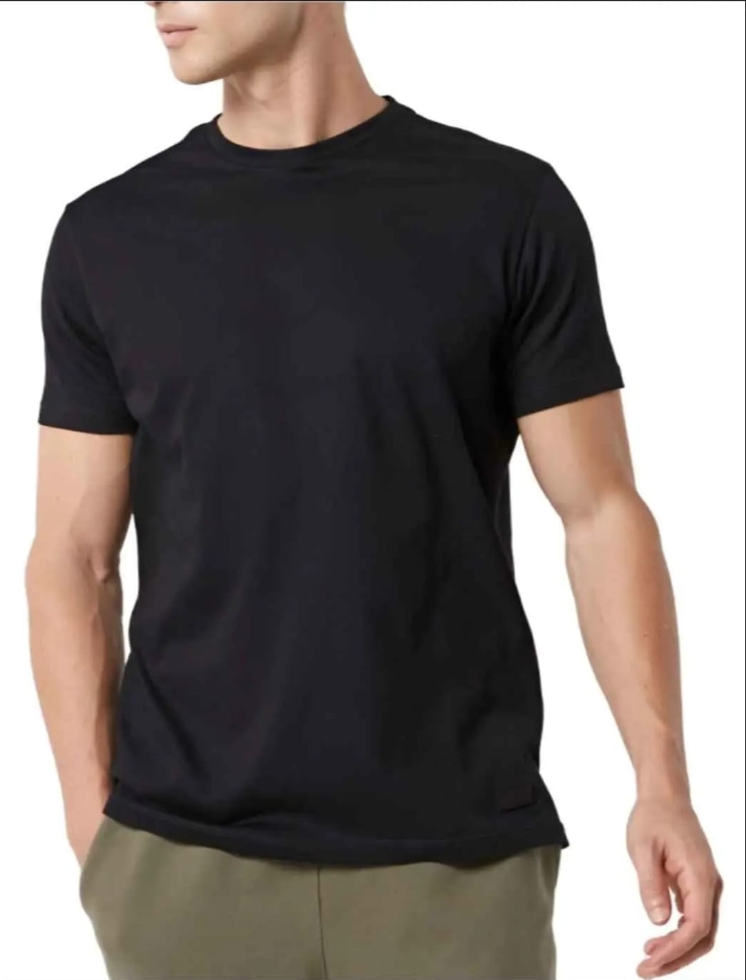 Remeras negras lisas